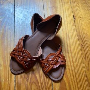 Universal Thread Sandals